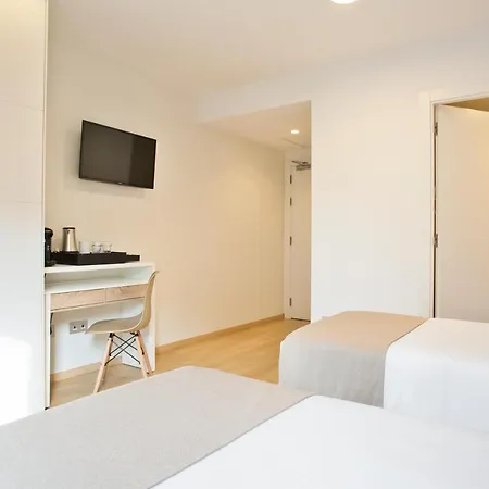 Hotel Ginosi Pedralbes 3*