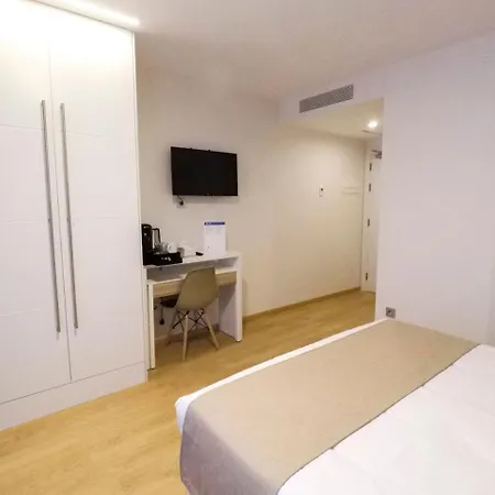 Ginosi Pedralbes Hotel