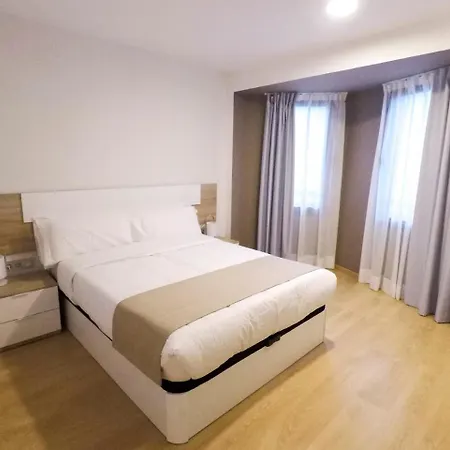 Ginosi Pedralbes Hotel