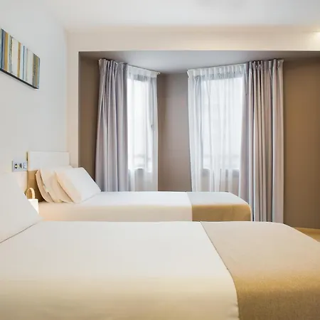 Ginosi Pedralbes 3*
