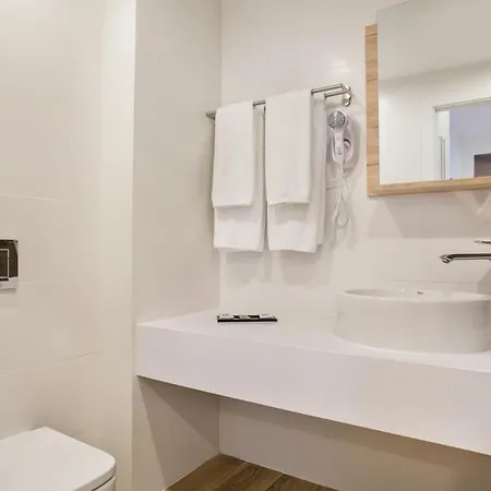 Ginosi Pedralbes Hotel Barcelona