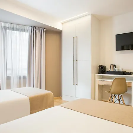 Ginosi Pedralbes Hotel