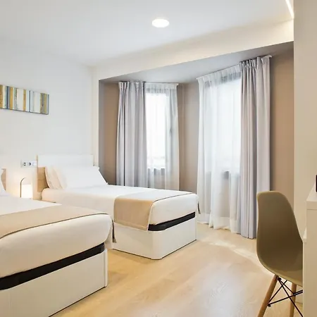 Ginosi Pedralbes 3*