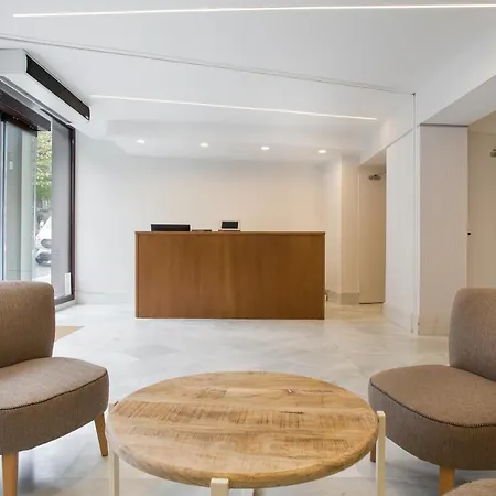 Hotel Ginosi Pedralbes 3*